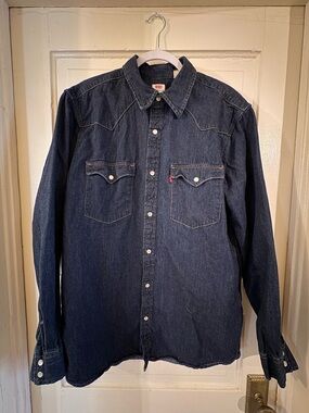 Levi's Navy Blue Denim Western Shirt - Men’s size LARGE Pearl Snaps Long Sleeve